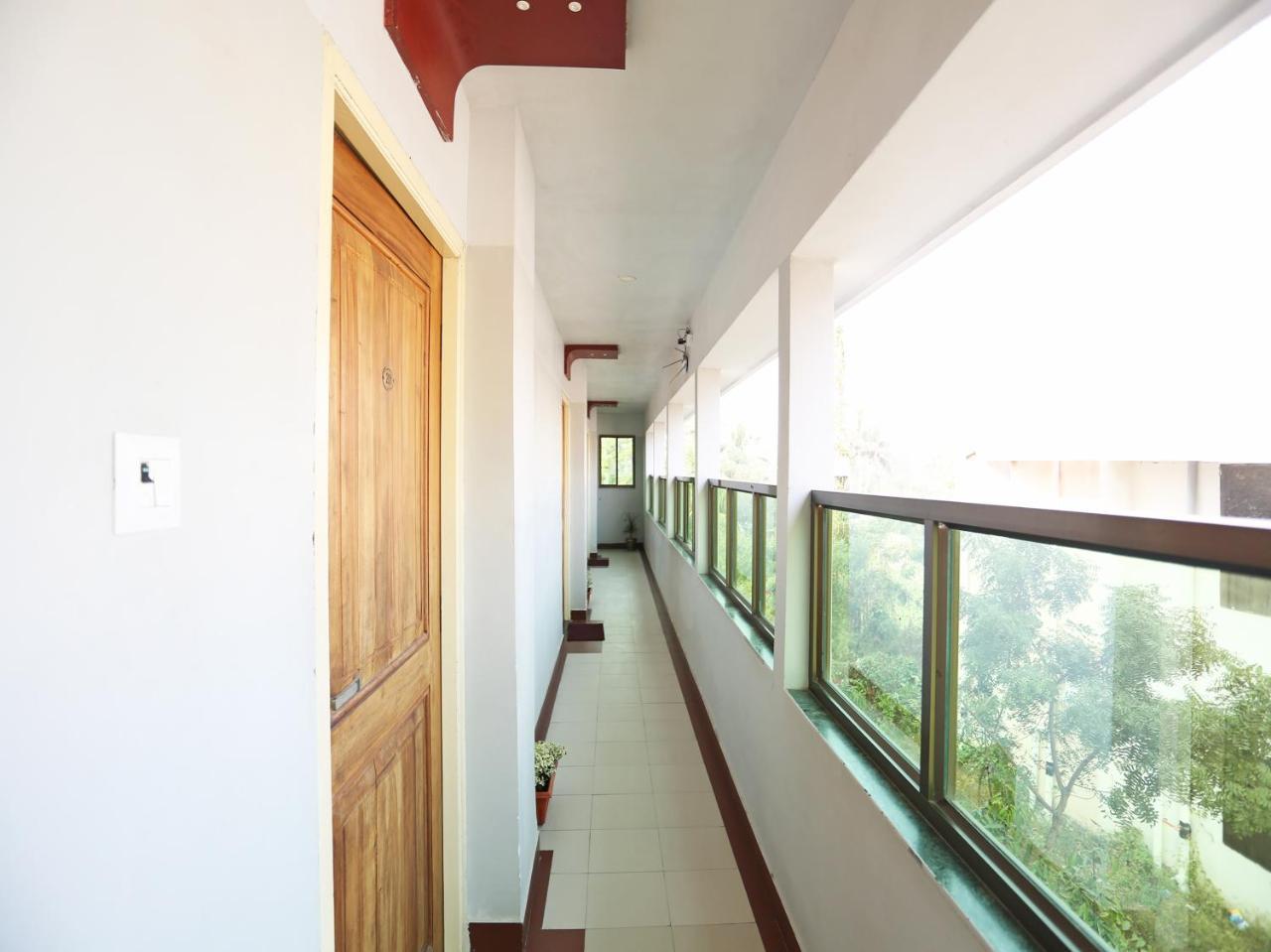 Oyo 13320 Ocean Delight Hotel