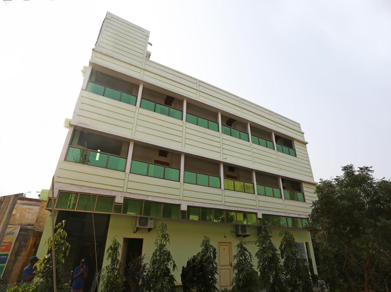 Oyo 13320 Ocean Delight Hotel 3*